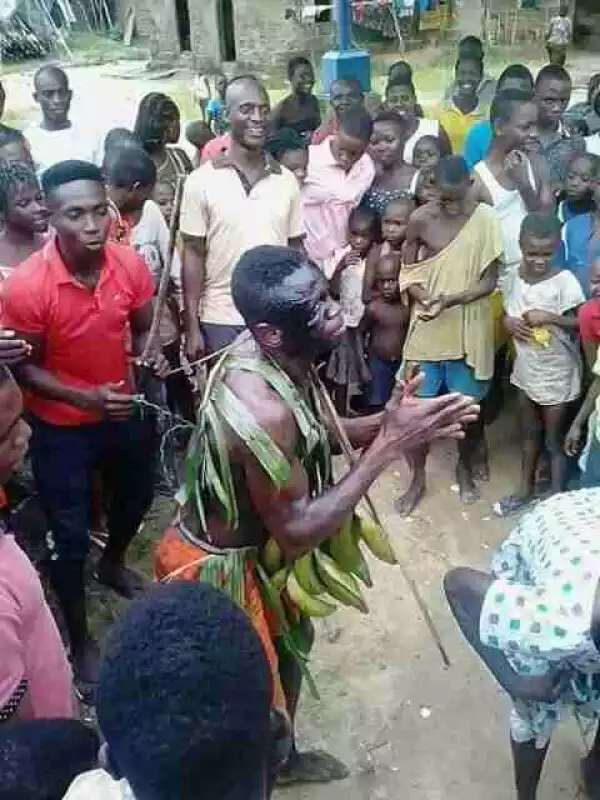 See How An Alleged Plantain Thief Was Punished In Delta State (Photos)